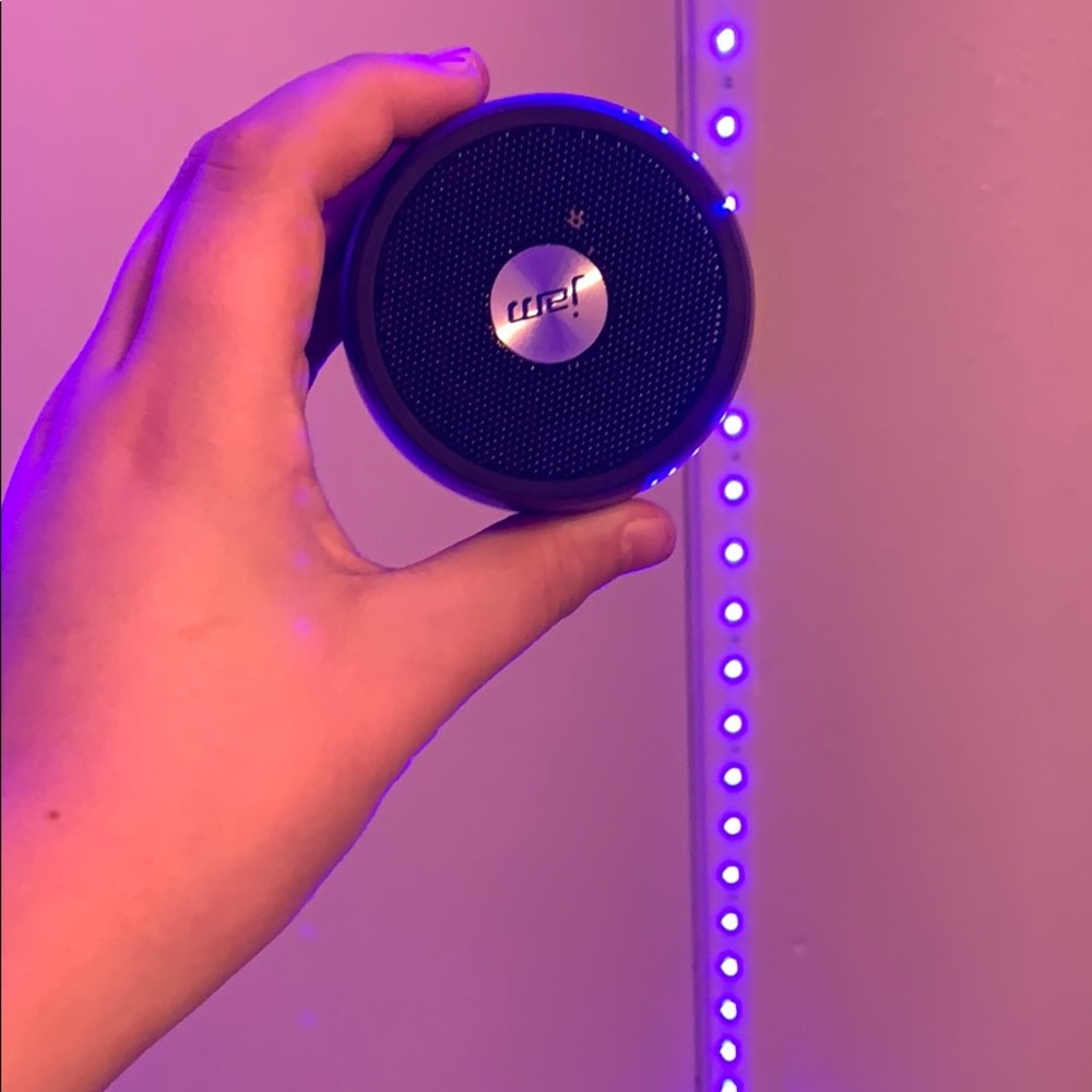 Speaker - Picture 2 of 4